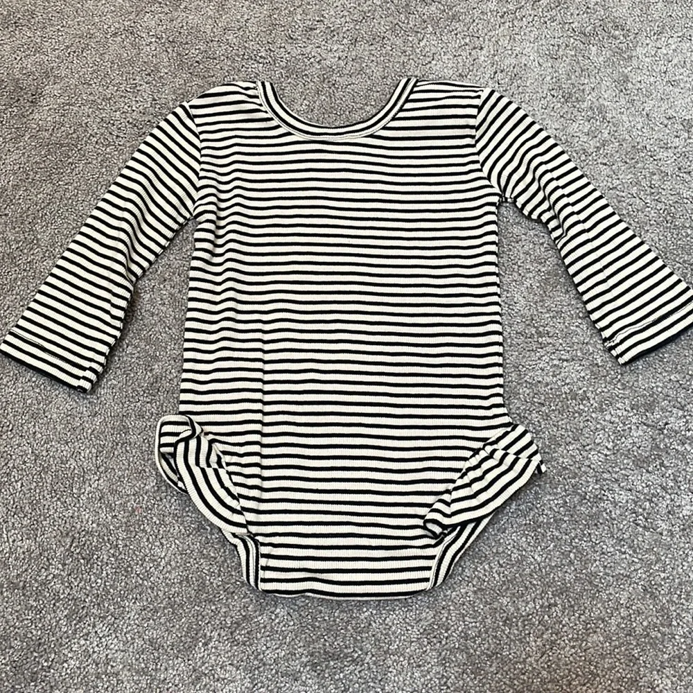 Kate Quinn Stripe Ruffle Leg